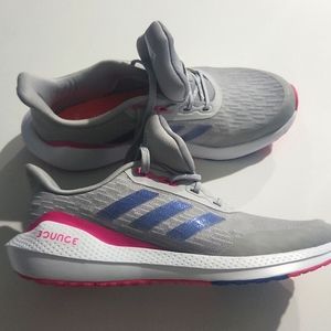 BRAND NEW adidas bounce sneakers